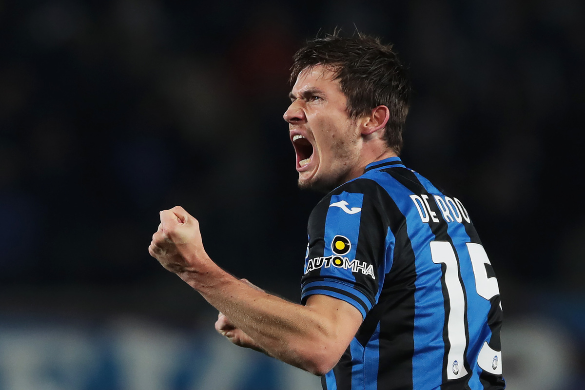 Milan aren’t done tweaking their midfield and laid eyes on Martin De Roon to fill in for the injured Ismael Bennacer and potentially replace Rade Krunic.