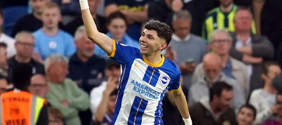 Enciso, despite being as a center-forward position, is known for his versatility in the final-third, and Napoli wish to lure him from under De Zerbi's nose.