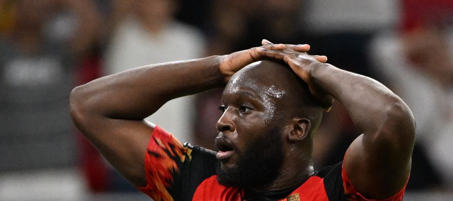 Romelu Lukaku has put pen to paper on his Roma move, returning to Serie A for a third stint after two previous ones at Inter.