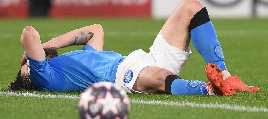 Napoli have lost Mario Rui for multiple matches and are considering onboarding a left-back who’s currently out of contract to fill the void.
