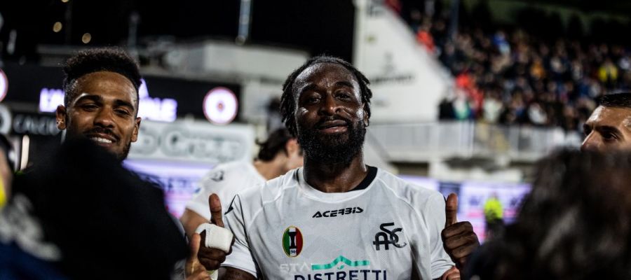 Fiorentina will have to wait for a few days to onboard Lucas Beltran, while they sealed the deal for Oliver Christensen and M’Bala Nzola.