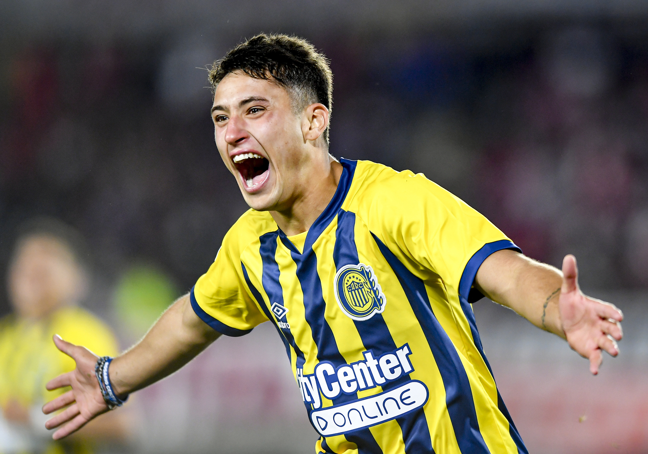 Milan had a summit with the agents of Rosario Central striker Alejo Veliz. They are interested but haven’t lodged an offer at this stage.