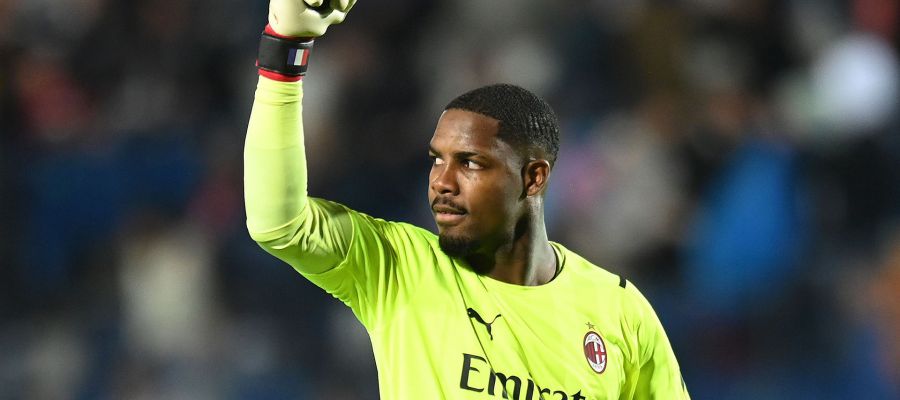 Milan are in the early stages of the negotiation to renew the contract of Mike Maignan, and a few other sides are keeping an eye on it.