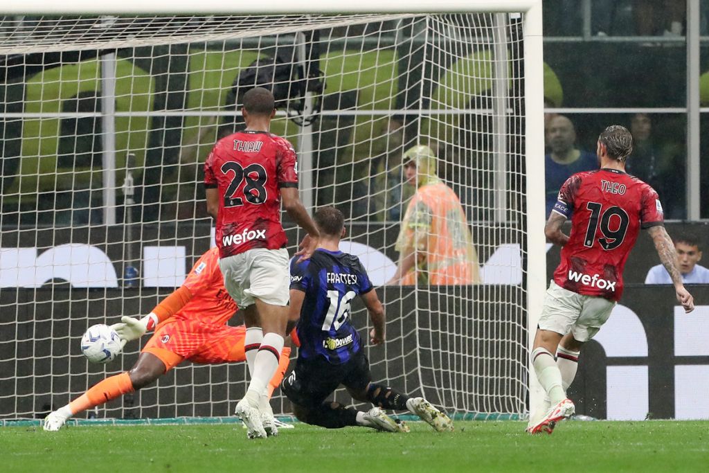 The Banditi Curva Sud, one of the arms of the Milan fans, sent out a warning aimed at Pioli for not training his side adequately as they fell 5-1 to Inter.