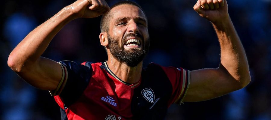 Inspired by their captain, Cagliari executed a stunning four-goal comeback over Frosinone, with Pavoletti himself scoring a brace in stoppage time.