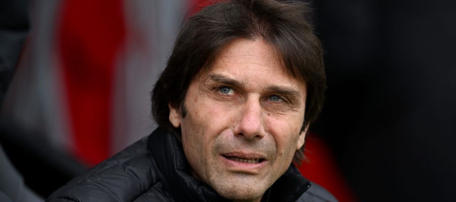 Napoli president Aurelio De Laurentiis is going to great lengths to sway Antonio Conte into taking over, not necessarily waiting till the end of the season.
