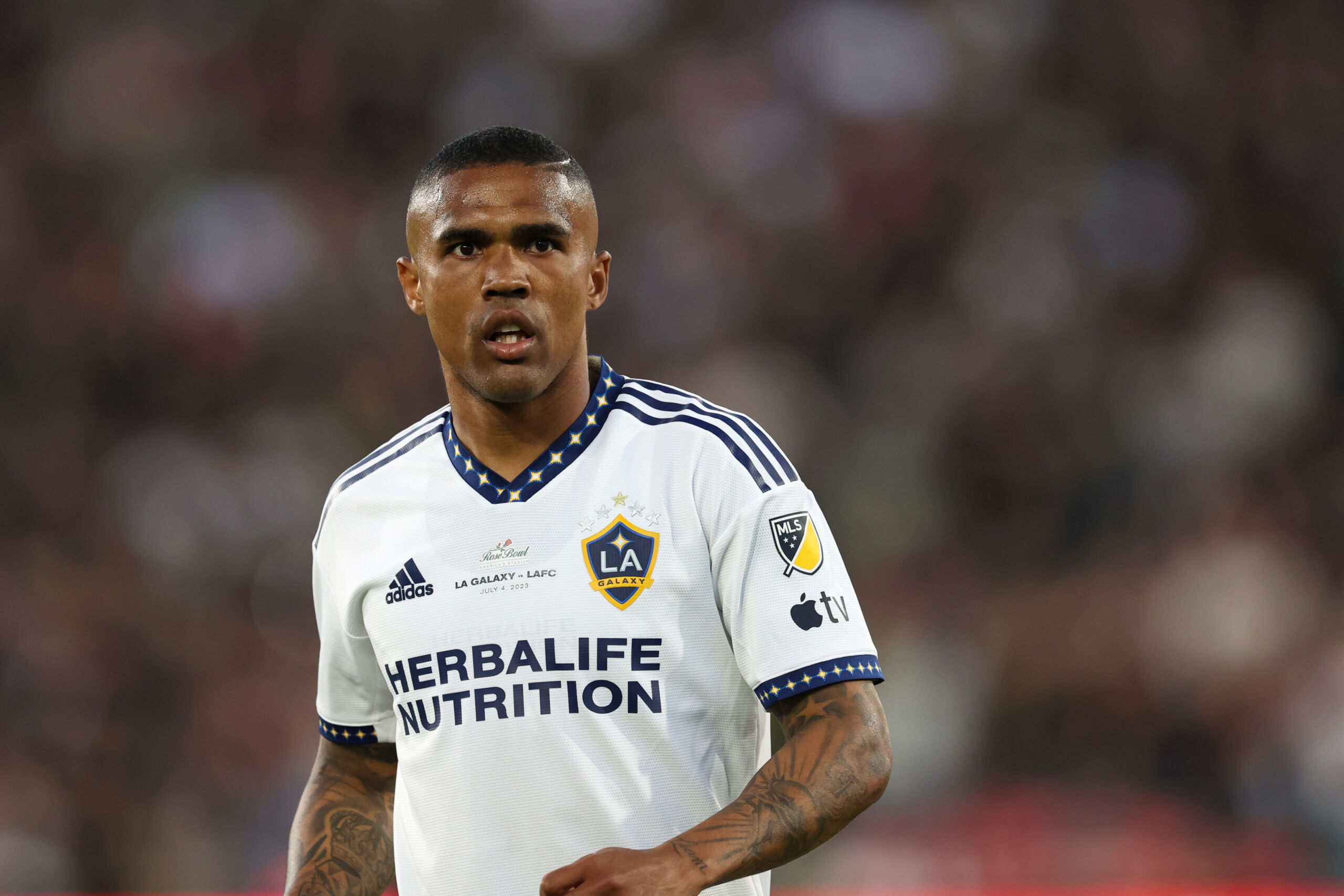Douglas Costa is openly campaigning for his Juventus return as he’s seeking a new team after the end of his spell with the Los Angeles Galaxy.