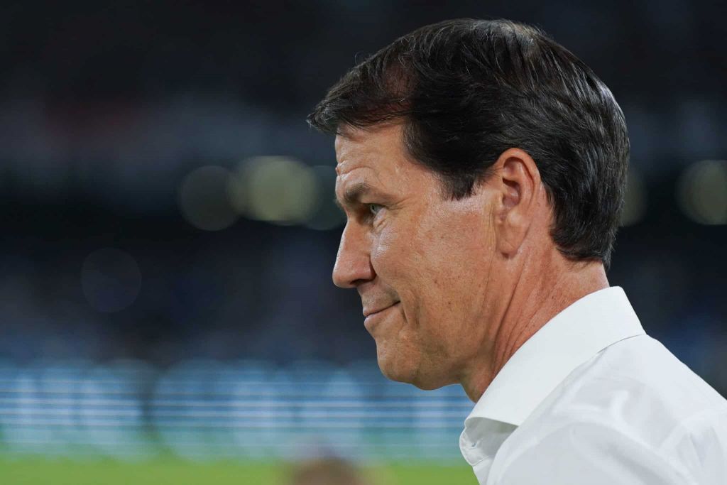 Rudi Garcia is preparing for the Verona game with the burdensome presence of Napoli owner Aurelio De Laurentiis at the training center.