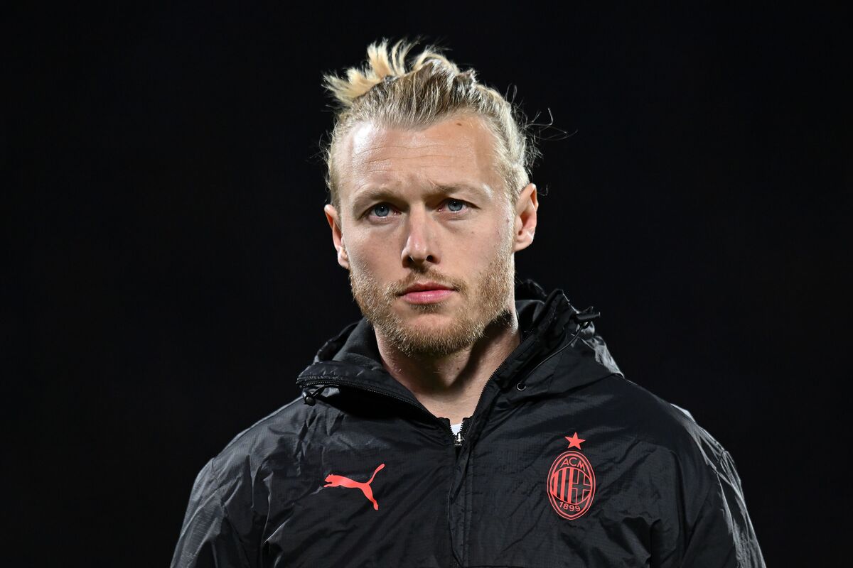 Simon Kjaer has only three more months on his contract with Milan, and the management appears to have made up his mind about moving on from him.
