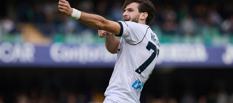 Napoli president Aurelio De Laurentiis has routinely dismissed the notion of handing Khvicha Kvaratskhelia a new contract since he’s tied to them long-term.