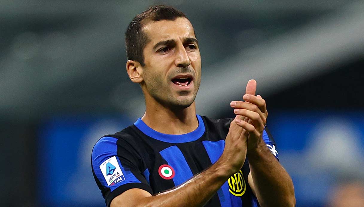 Henrikh Mkhitaryan is negotiating his renewal with Inter. It’s one of the most urgent since his contract is up in 2024. He’s expected to stay put.