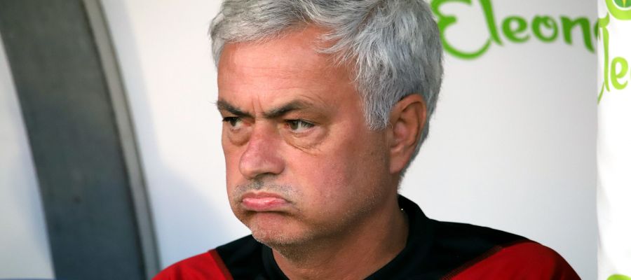 Roma slumped to a 2-0 defeat at the hands of Slavia Praha at the Fortuna Arena in Preague, and Jose Mourinho was nothing less than furious after the game.