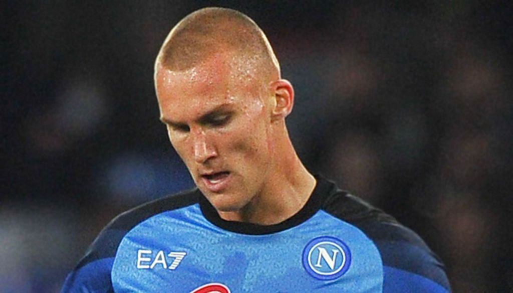 Østigård didn’t enjoy the best of starts to his Napoli career last season, as Min-jae overshadowed more than most with his fantastic performances.