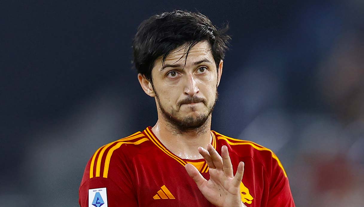 Bologna might add a striker in January, and they are interested in Roma’s Sardar Azmoun, who hasn’t played much so far at Roma.