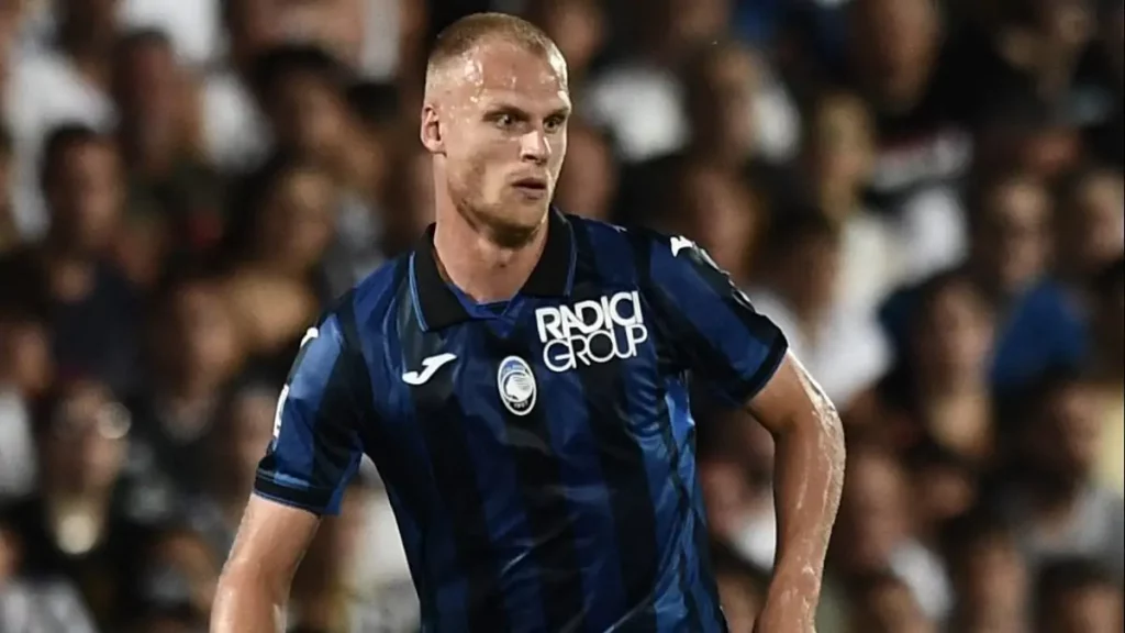 Roma might have to address their left flank and have earmarked Mitchel Bakker, who has struggled right out the gate at Atalanta.