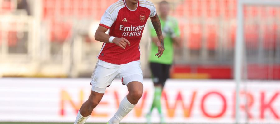 Roma are dealing with plenty of issues in the back and are the latest Serie A team tipped to have Jakub Kiwior in their crosshairs.
