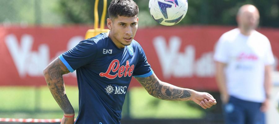 Napoli has lost another left-back to injury, Mathias Olivera, but they remain unlikely to turn to the free-agent pool to replenish the position.