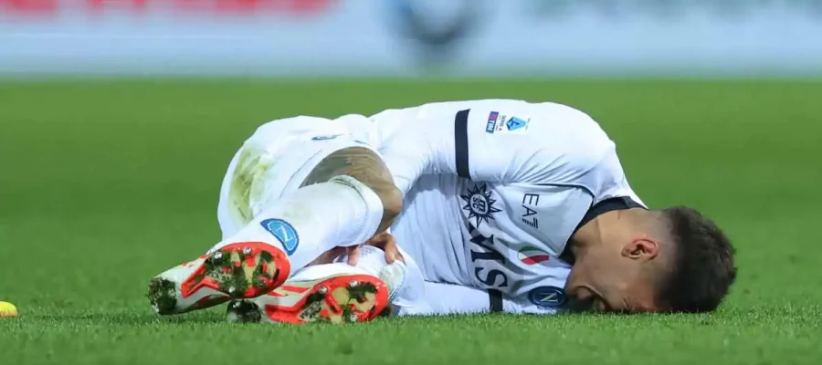 Napoli has lost another left-back to injury, Mathias Olivera, but they remain unlikely to turn to the free-agent pool to replenish the position.