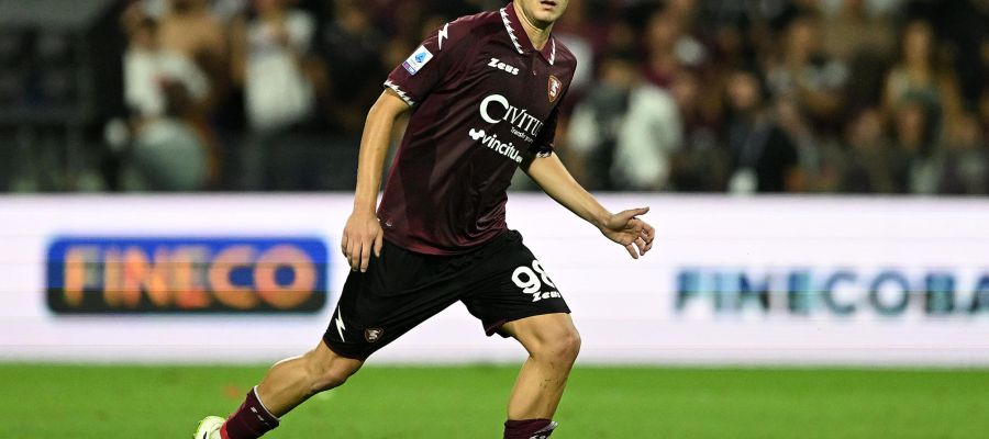 Inter are canvassing the market for a left-footed defender and laid eyes on Genoa’s Johan Vasquez and Salernitana’s Lorenzo Pirola.