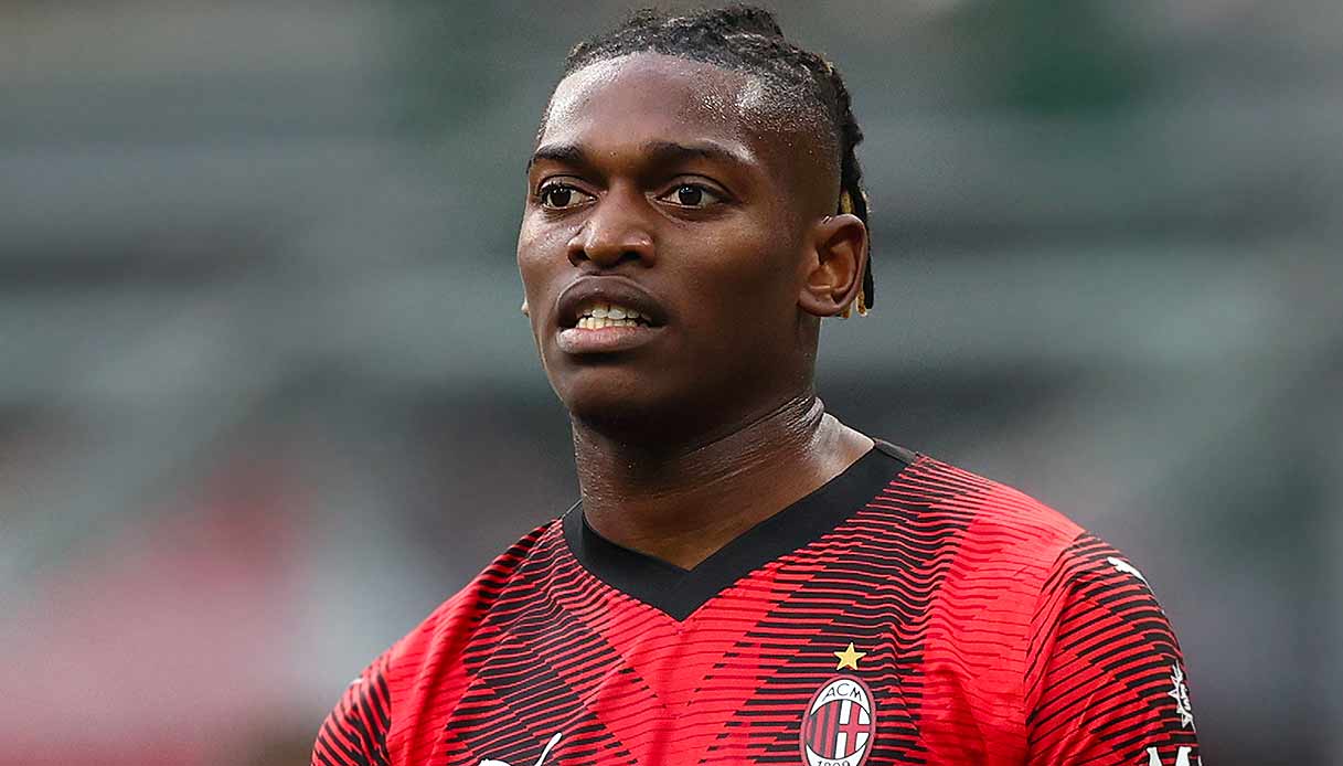 Rafael Leao unveiled his book on Tuesday night and discussed some of the topics included in it, including his decision to sign a new contract with Milan.