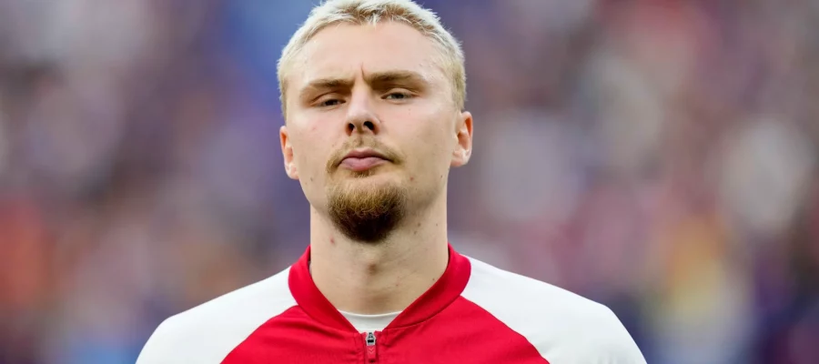 Milan have begun examining Galatasaray center-back Victor Nelsson and Sint-Truiden’s youngster Matte Smets to address the role.