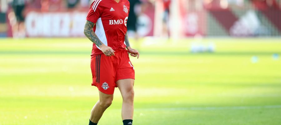 Federico Bernardeschi has been offered to Roma and Lazio, but he’d prefer to return to Juventus. The Bianconeri will soon have room for an addition.