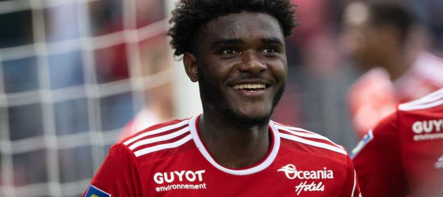Milan continue to monitor the market to find a new center-back, and they have recently collected info on Brest’s Lilian Brassier.
