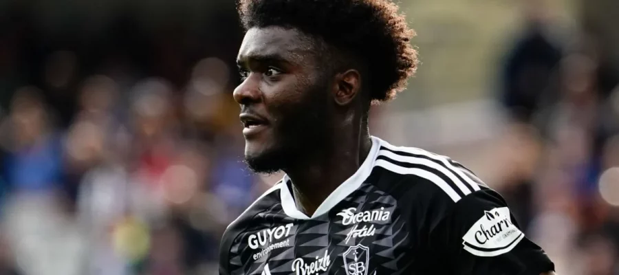 Milan tested the waters for a pair of expensive acquisitions, but Lilian Brassier is the defender who’s the closest to them for the time being.