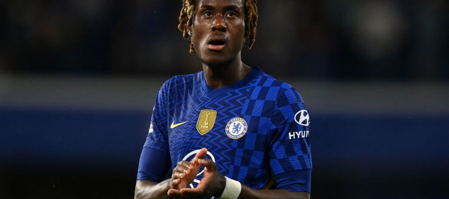 Napoli are hard at work to find a new defender, and the latest addition to their wish list is Trevoh Chalobah, among others.