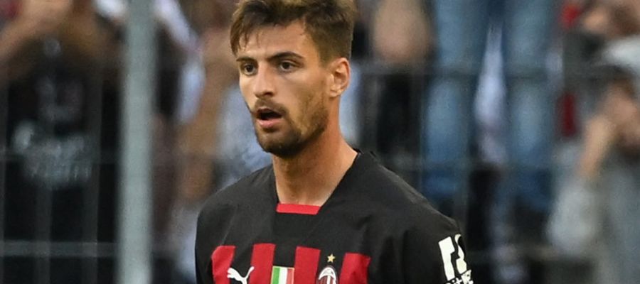 As widely expected, Milan are about to complete the first deal to replenish their defense, recalling Matteo Gabbia early from a loan spell at Villarreal.