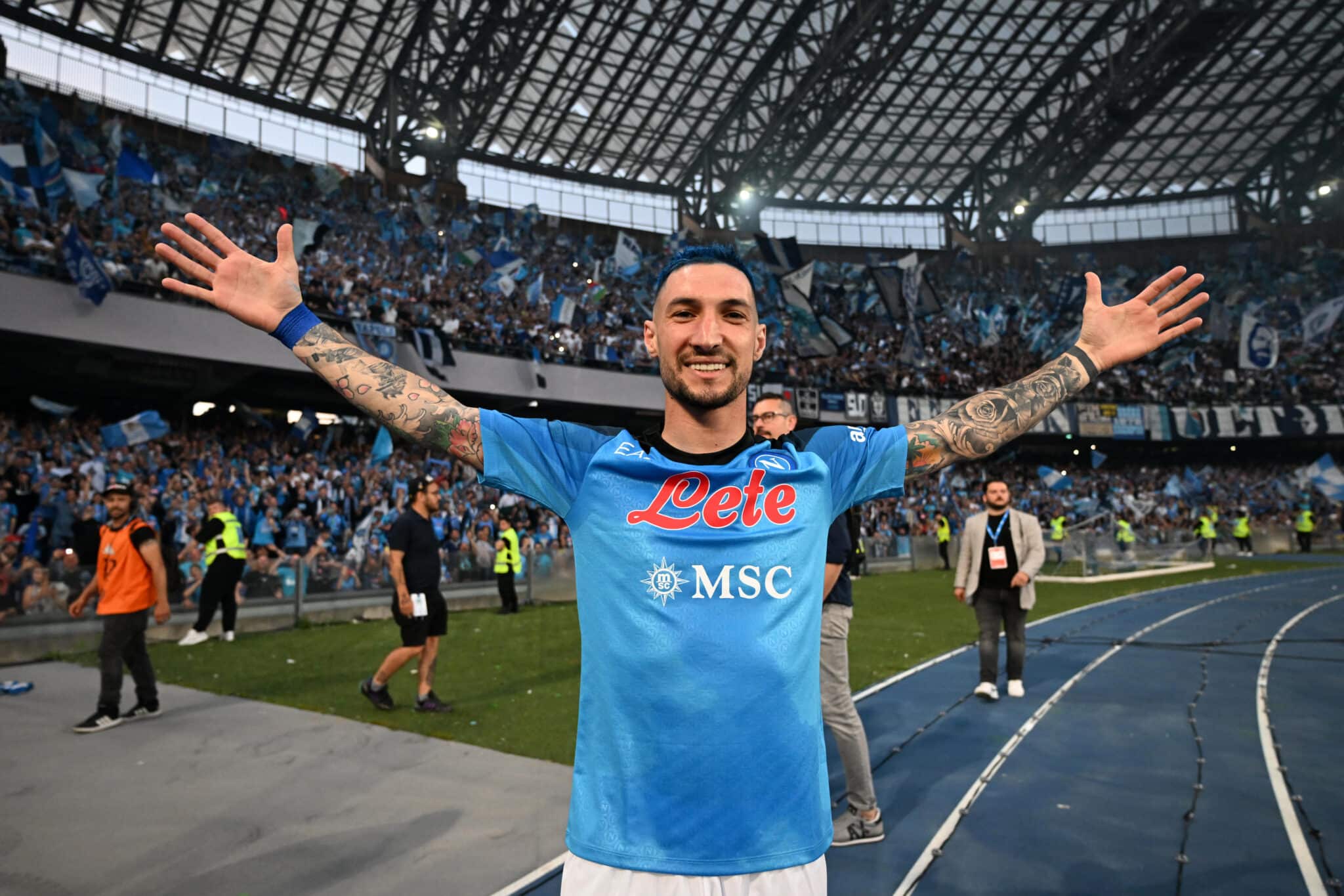Al Shabab are making a serious attempt to lure Matteo Politano from Napoli, and the winger is thinking about it. The Saudi club offered €12M to the Azzurri.