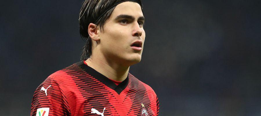 Milan bid farewell to Luka Romero on Monday, as the winger transferred to Almeria on loan. Several teams vied for him. The Spanish one won the race.