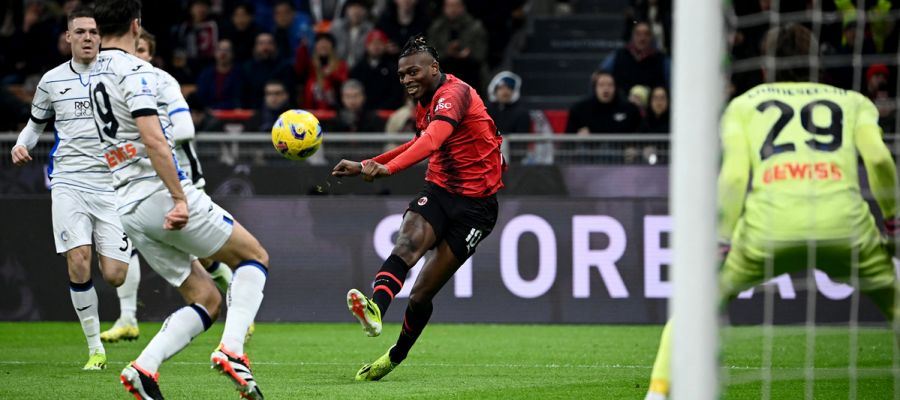 Milan and Atalanta shared the spoils after a 1-1 draw at San Siro as a penalty conversion by Teun Koopmeiners canceled Rafael Leao's lead