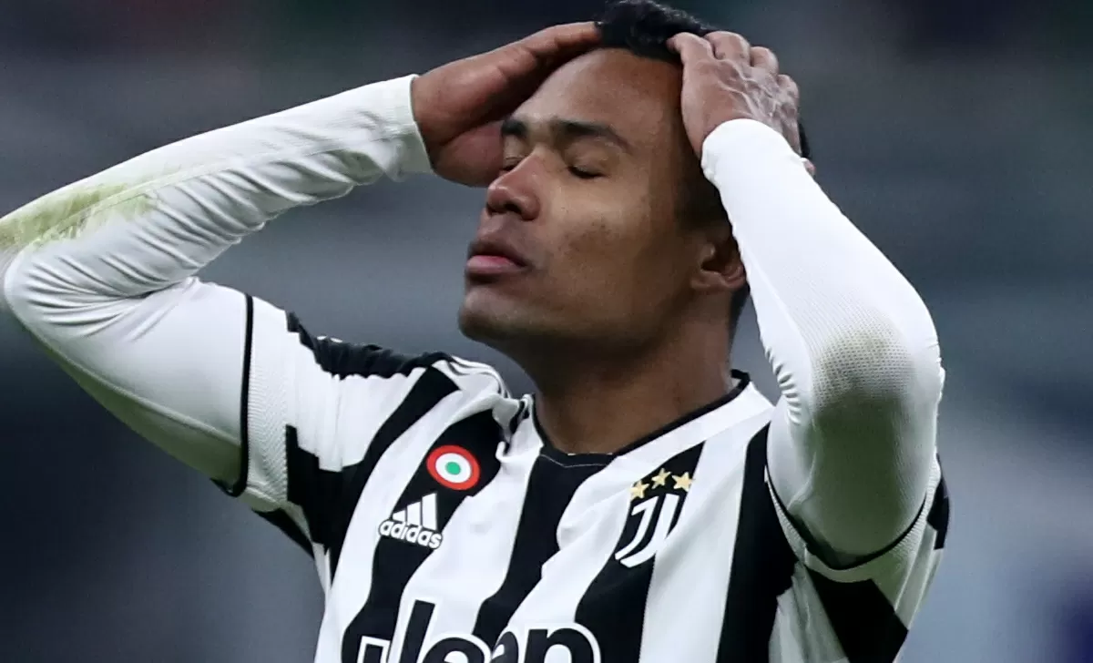 Alex Sandro Can’t Imagine his Life Without Juventus