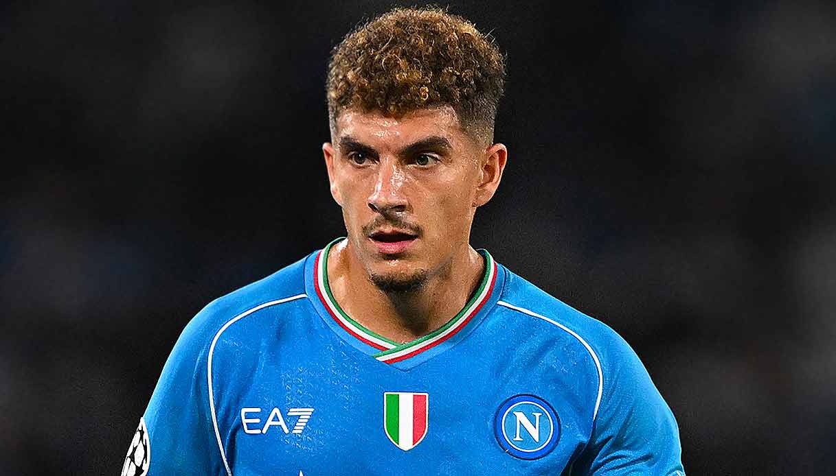 Giovanni Di Lorenzo might be headed for a busy summer as his bond with Napoli is deteriorating, and Milan are waiting in the wings.
