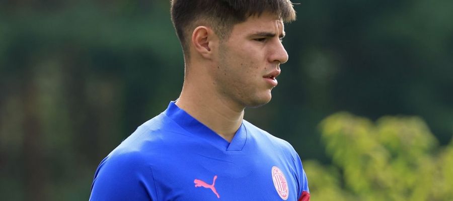 Milan will likely finish January without a new defender, but they are loaning out one of their own, Marco Pellegrino. He's headed to Salernitana.