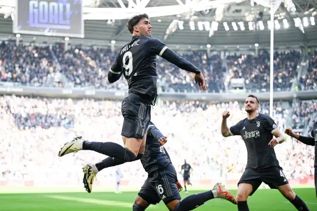 The magic moment of Dusan Vlahovic might help Juventus off the pitch as well. He has instructed his agent to start concretely negotiating a renewal