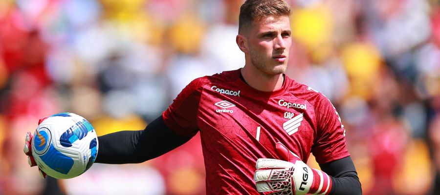Inter are in the market for a new deputy goalie and, after evaluating some alternatives, Bento is back at the forefront of their search.