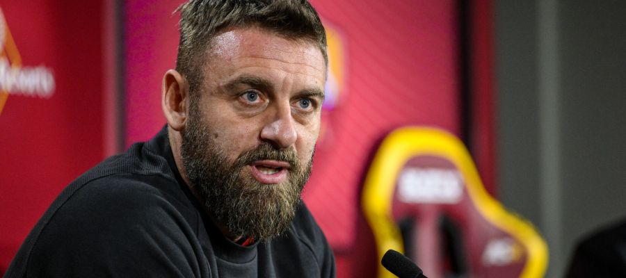 Roma announced that Daniele De Rossi would still be their coach next season Thursday. However, they didn’t disclose the details of the agreement.