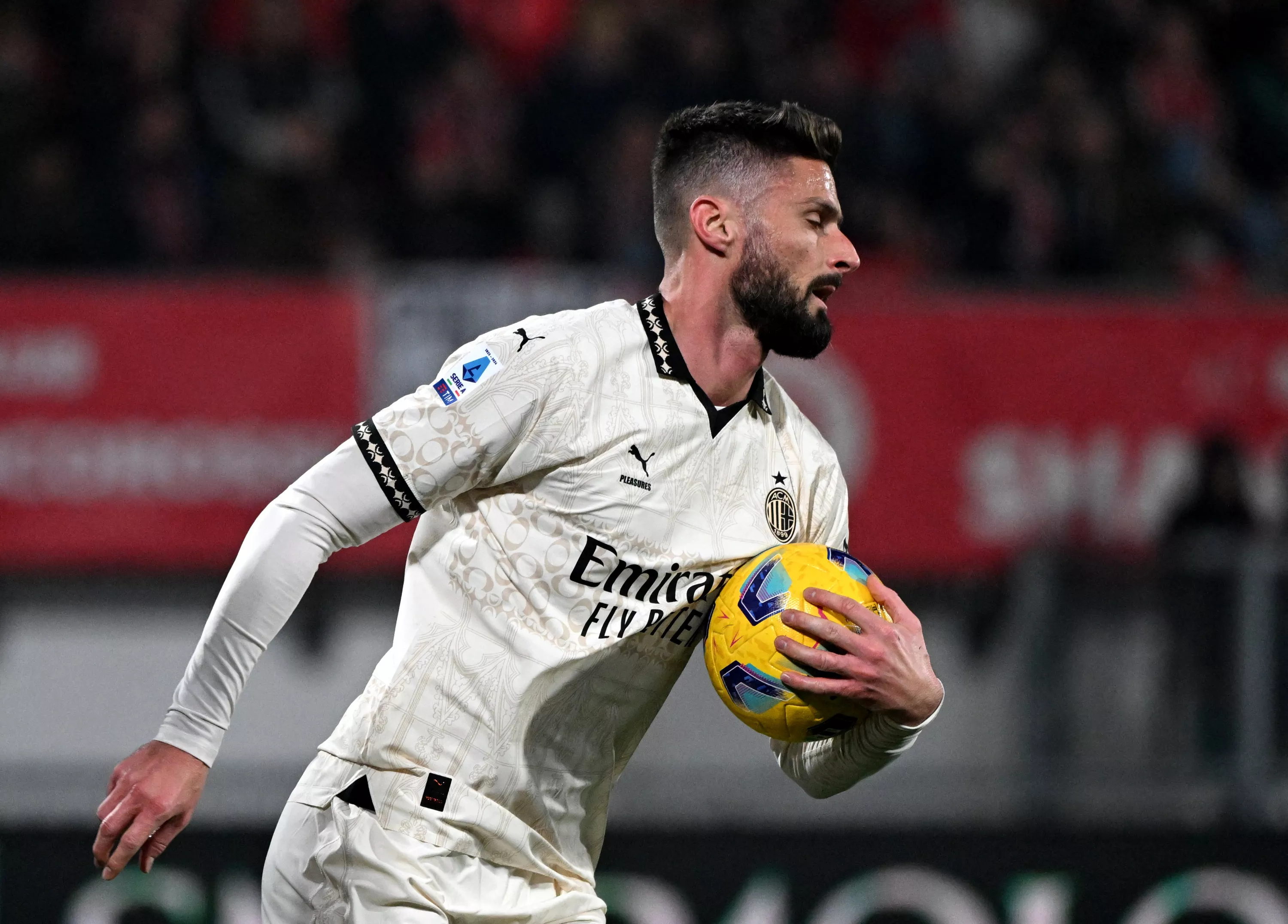 Olivier Giroud is giving serious thought about moving to the MLS at the end of the season. He’ll make the call in May, but it's gaining steam.