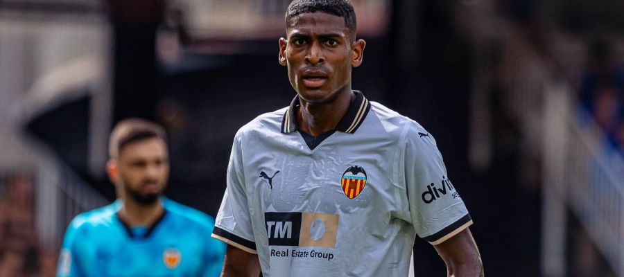 Cristhian Mosquera has been recently attached to Inter, but their crosstown rivals are keeping an eye on him too ahead of a prospective summer pursuit.
