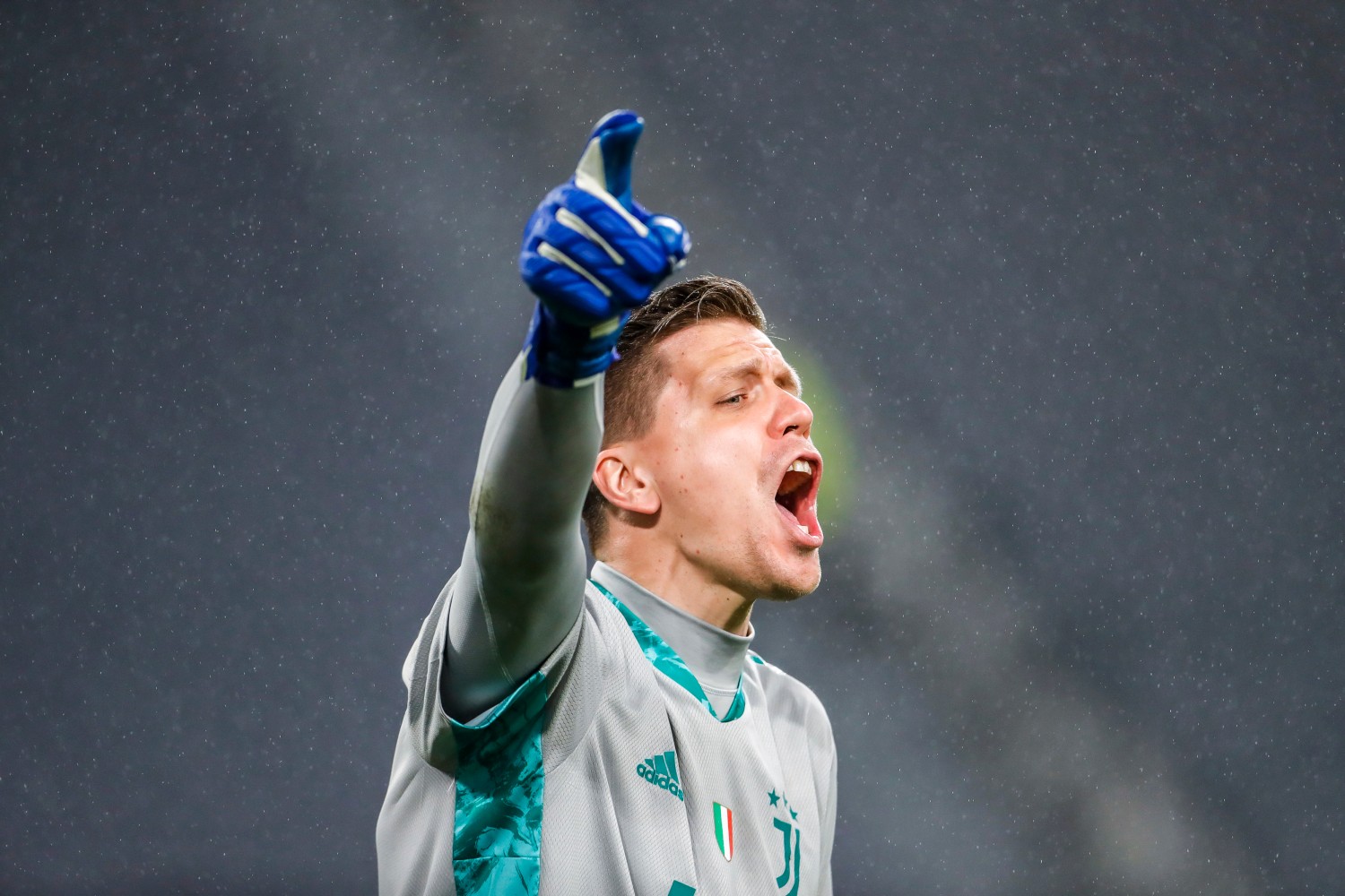 Wojciech Szczesny is one of the many Juventus players whose contracts will end shortly, in 2025, but he's likely to keep manning their sticks.