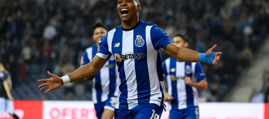 Juventus have added another name to their target list to reinforce the wings, as their scouts were in London Brazil vs England to watch Wendell.