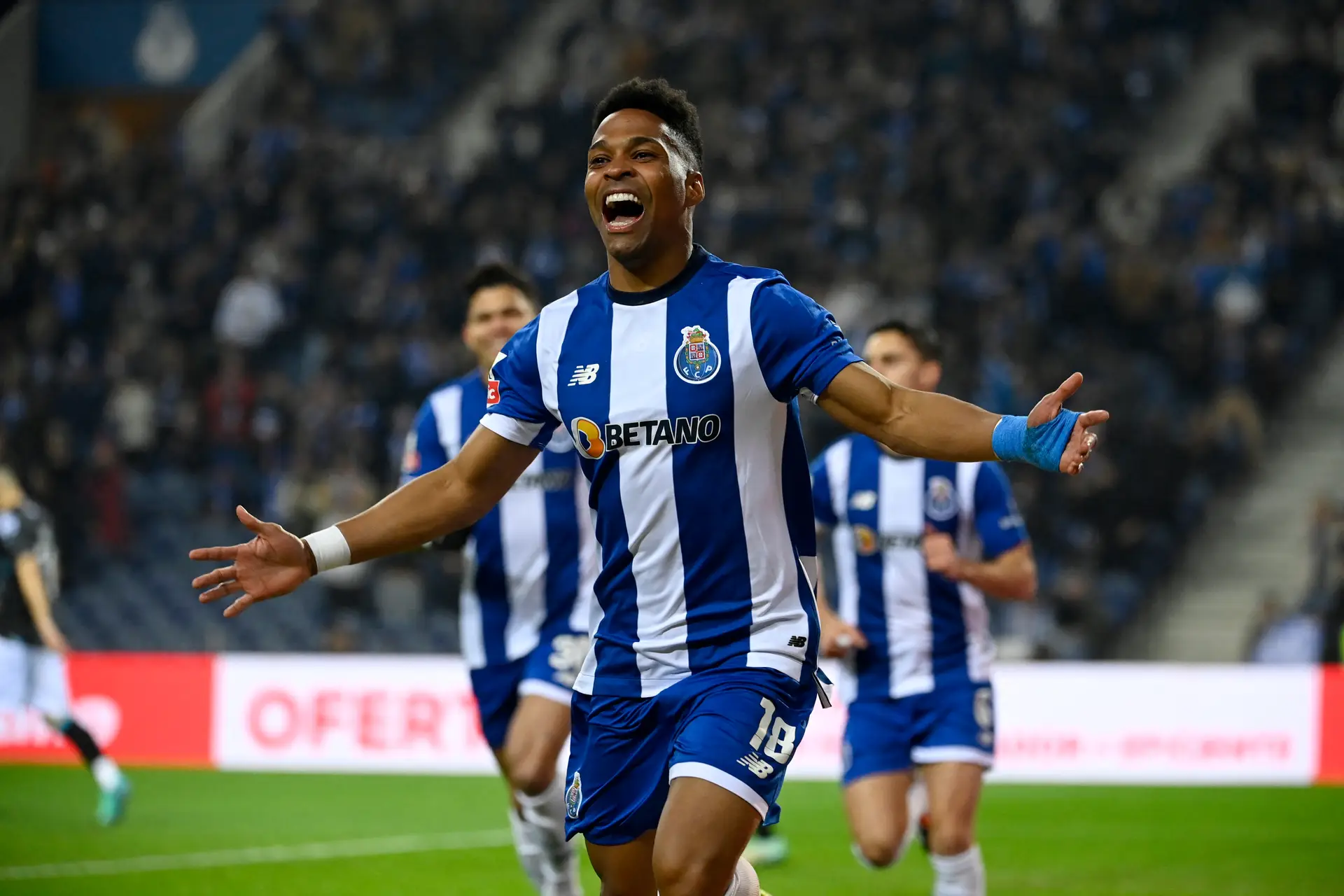 Juventus have added another name to their target list to reinforce the wings, as their scouts were in London Brazil vs England to watch Wendell.