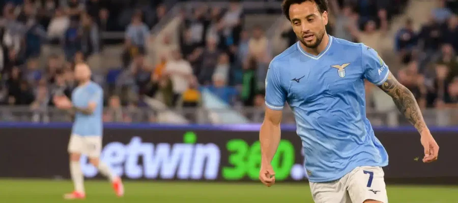 After Lazio and Juventus battled for months for Felipe Anderson, a third team emerged victorious in the race, as Palmeiras announced his arrival.