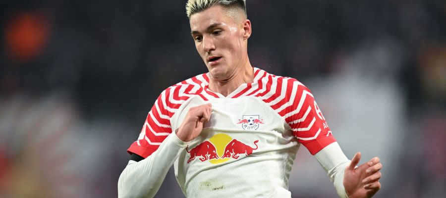 Barcelona have joined the race for Benjamin Sesko, who’s considered a secondary mark for Milan and Napoli. Both will be in the hunt for a new young striker