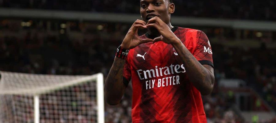 Rafale Leao might have a decision to make since Al Hilal are reportedly preparing to activate his release clause and cover him in gold to convince him.