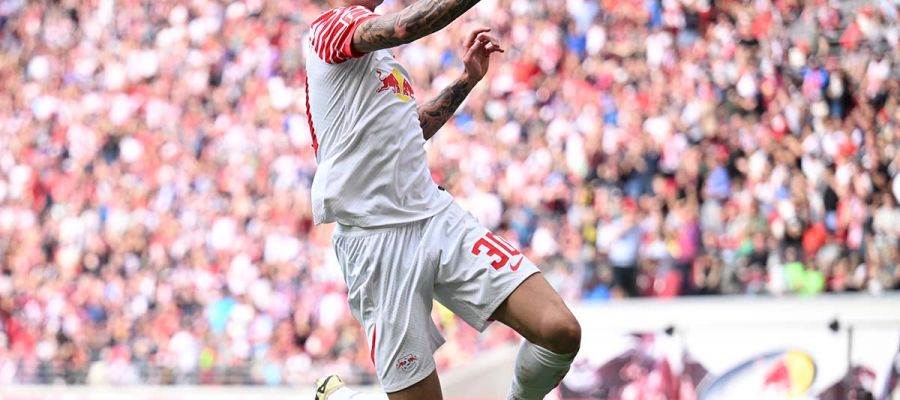 Milan have turned their attention to Benjamin Sesko in their search for a no.9 who would succeed Olivier Giroud, who will join Los Angeles FC.