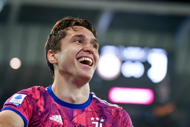 Federico Chiesa might leave Juventus this summer as the negotiation to extend his contract is making very little progress.