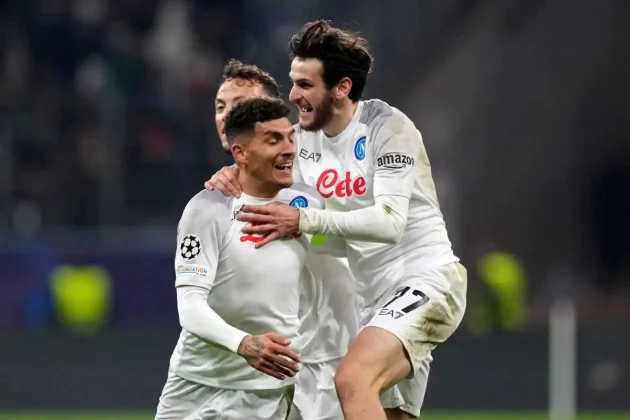 Despite the declarations by the respective entourages, Napoli are determined to keep both Giovanni Di Lorenzo and Khvicha Kvaratskhelia.